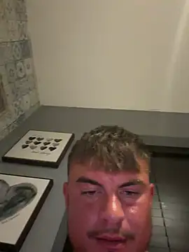 sexyboi228 online show from 29, 7, 2026