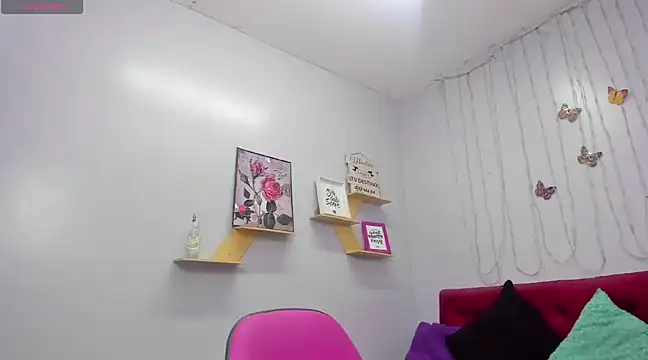 kathina giraldo online show from 17, 1, 2025