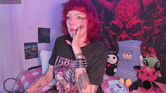 Sarah-Stoner online show from 25, 4, 2026