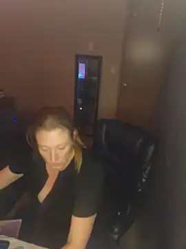 Snapshot of lilyhornyhousewife chatting on 8, 6, 2026 lilyhornyhousewife online show from 8, 6, 2026