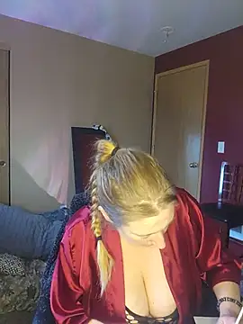 Snapshot of lilyhornyhousewife chatting on 26, 6, 2026 lilyhornyhousewife online show from 26, 6, 2026