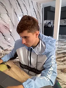 Snapshot of oliver_Lz chatting on 6, 11, 2025 oliver Lz online show from 6, 11, 2025