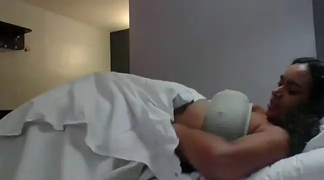 cinnaminnie online show from 3, 1, 2025