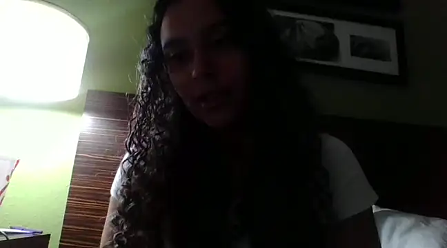 cinnaminnie online show from 10, 1, 2025