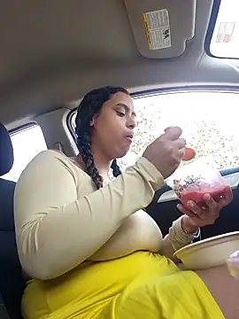 cinnaminnie online show from 14, 3, 2025