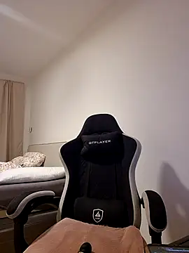 Jujuicy 97 online show from 17, 2, 2026