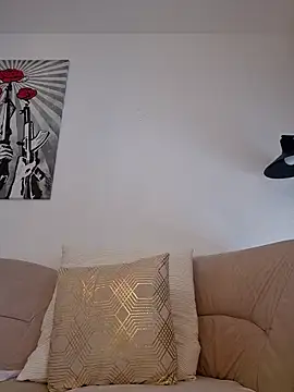 Jujuicy 97 online show from 19, 4, 2026