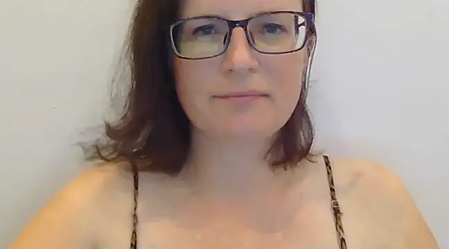 CrimsonMistress online show from 2, 1, 2025