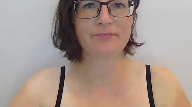 CrimsonMistress online show from 25, 1, 2025