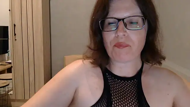 CrimsonMistress online show from 26, 9, 2025