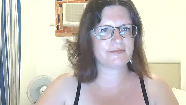 CrimsonMistress online show from 28, 4, 2026