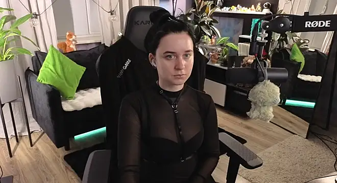 KiraLiLime online show from 9, 4, 2026