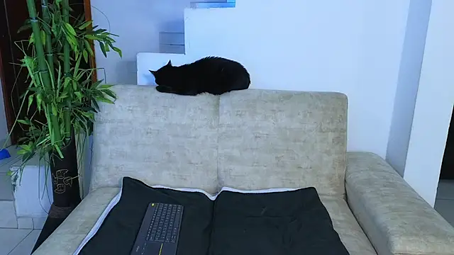 Lorenne Miller online show from 23, 4, 2026