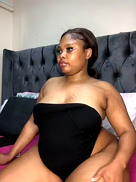 Anaelle24 online show from 19, 11, 2025