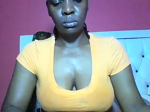 Snapshot of Sweet-piie chatting on 2, 11, 2025 Sweet-piie online show from 2, 11, 2025