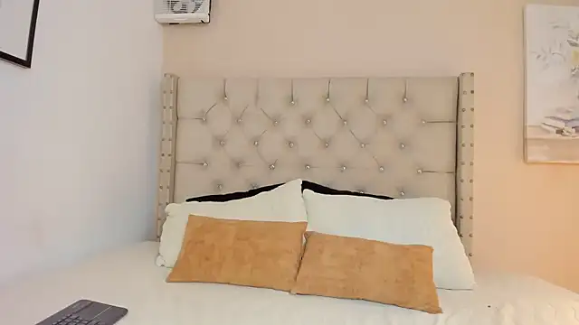 vanesasexyhot21 online show from 28, 4, 2026