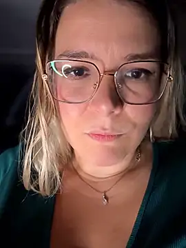 EmyLana online show from 3, 6, 2026