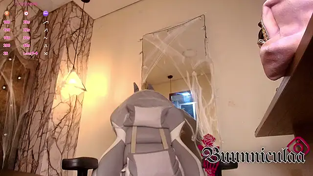 larissa01  online show from 25, 10, 2025