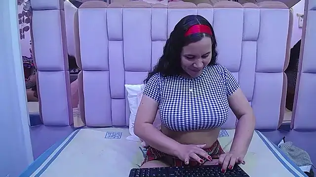 Saylor Lee22 online show from 6, 5, 2026