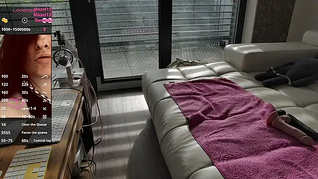 sexyLolia11 online show from 4, 6, 2026