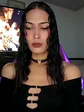 Lanna hott  online show from 10, 10, 2025