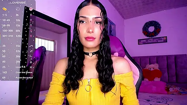Lanna hott  online show from 7, 7, 2026