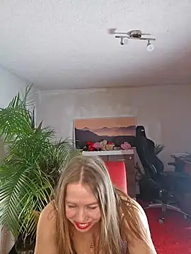 Supertitten95DD online show from 10, 2, 2025