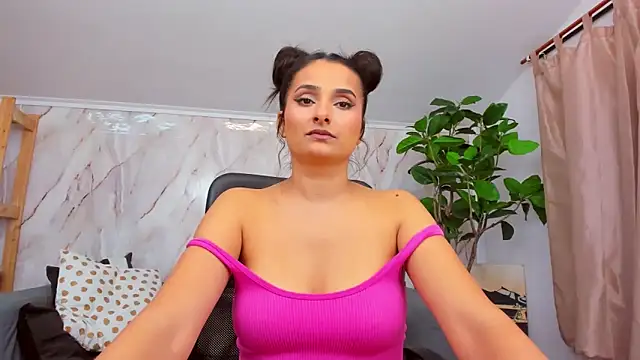 Snapshot of JennaPrice chatting on 10, 1, 2025 JennaPrice online show from 10, 1, 2025