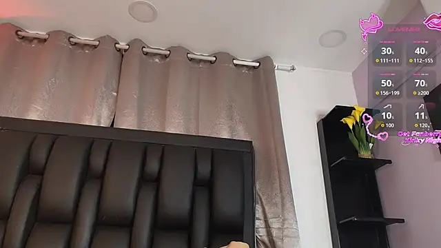 SaraRoy  online show from 8, 6, 2026