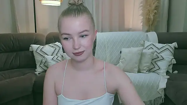 shy  lady online show from 28, 4, 2026