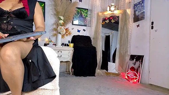 Kyara Queen online show from 25, 6, 2026