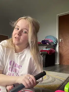 Snapshot of princess_blondex chatting on 6, 3, 2025 princess blondex online show from 6, 3, 2025