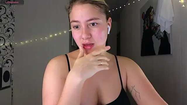 Yassyaaa online show from 25, 1, 2025