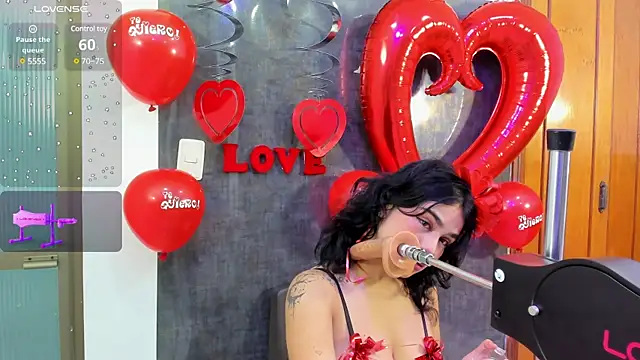 zyle boobs online show from 14, 2, 2025