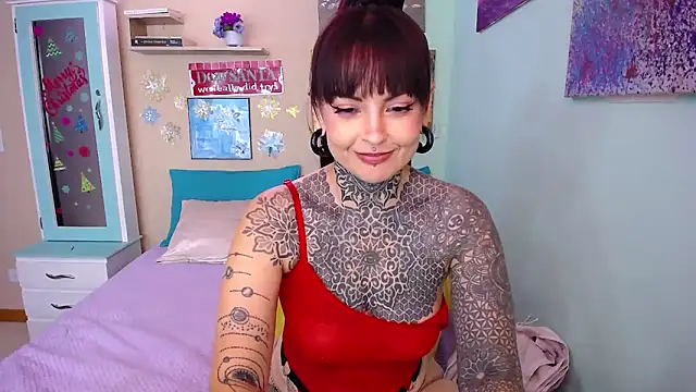 Snapshot of LolaRouse chatting on 18, 12, 2024 LolaRouse online show from 18, 12, 2024