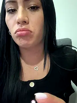 Sara luna  online show from 7, 1, 2026