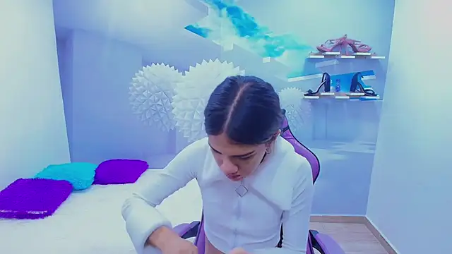 DEMI LEED online show from 5, 11, 2025