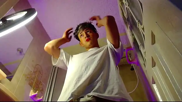 GabyThoms online show from 25, 1, 2025