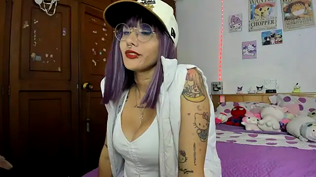 LunaDeCristall online show from 9, 10, 2025