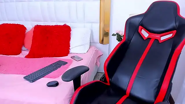 MadelineJackson online show from 9, 1, 2025