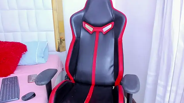 MadelineJackson online show from 16, 2, 2025