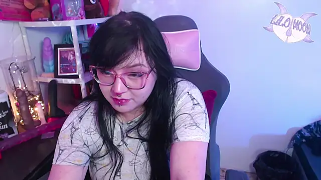 LiloMoon69 online show from 10, 1, 2025