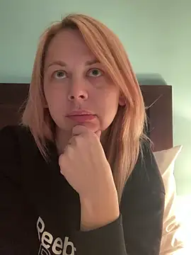 Snapshot of burrkitty chatting on 7, 2, 2025 burrkitty online show from 7, 2, 2025