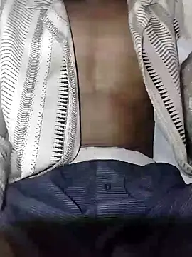 PineappleSkeyes online show from 4, 1, 2025