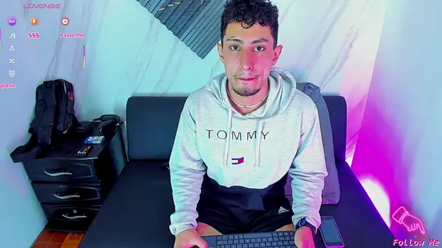 Piggy Eddy online show from 28, 11, 2025