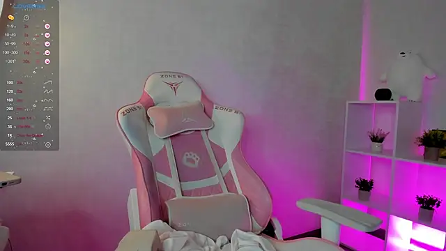 Snapshot of Nicole_Charm chatting on 13, 12, 2024 Nicole Charm online show from 13, 12, 2024