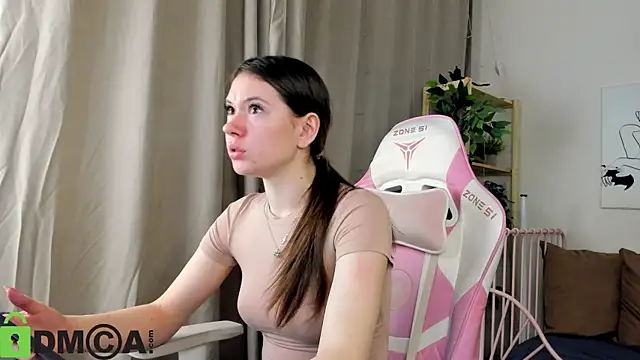 Snapshot of Nicole_Charm chatting on 30, 10, 2025 Nicole Charm online show from 30, 10, 2025