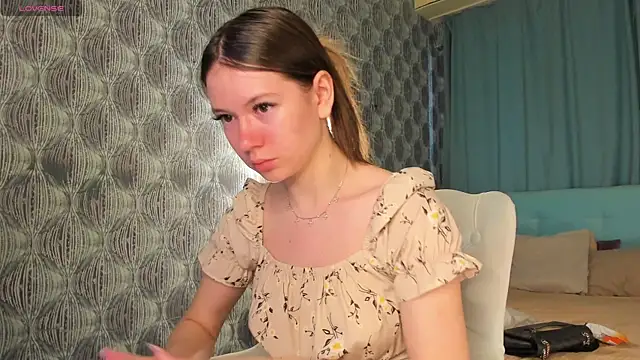 Snapshot of Nicole_Charm chatting on 25, 6, 2026 Nicole Charm online show from 25, 6, 2026