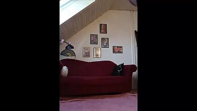 Snapshot of GinaBlonde chatting on 6, 3, 2025 GinaBlonde online show from 6, 3, 2025