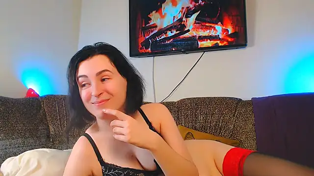 Caroline1995 online show from 6, 1, 2025